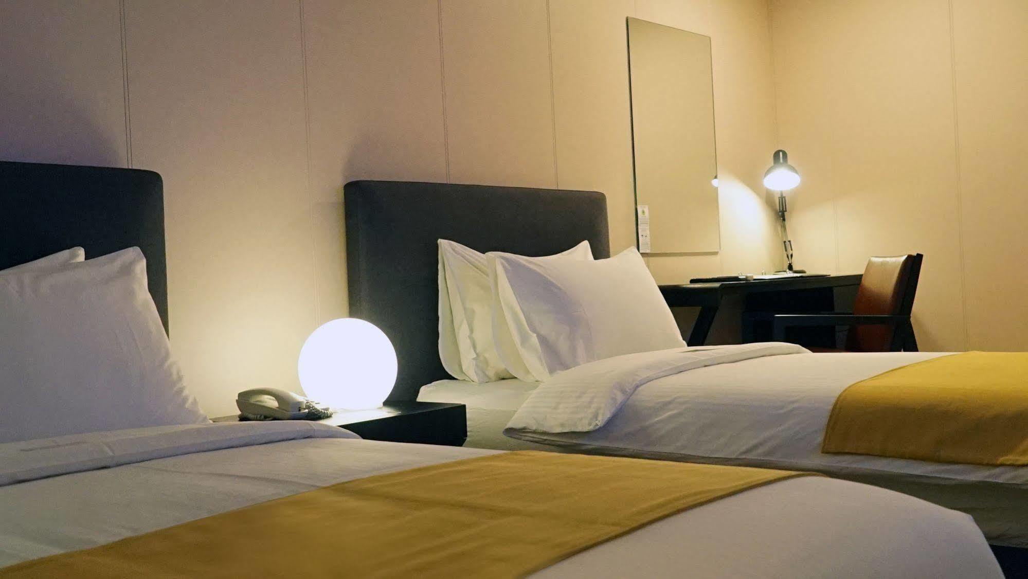 Green Sun Hotel Макати Экстерьер фото
