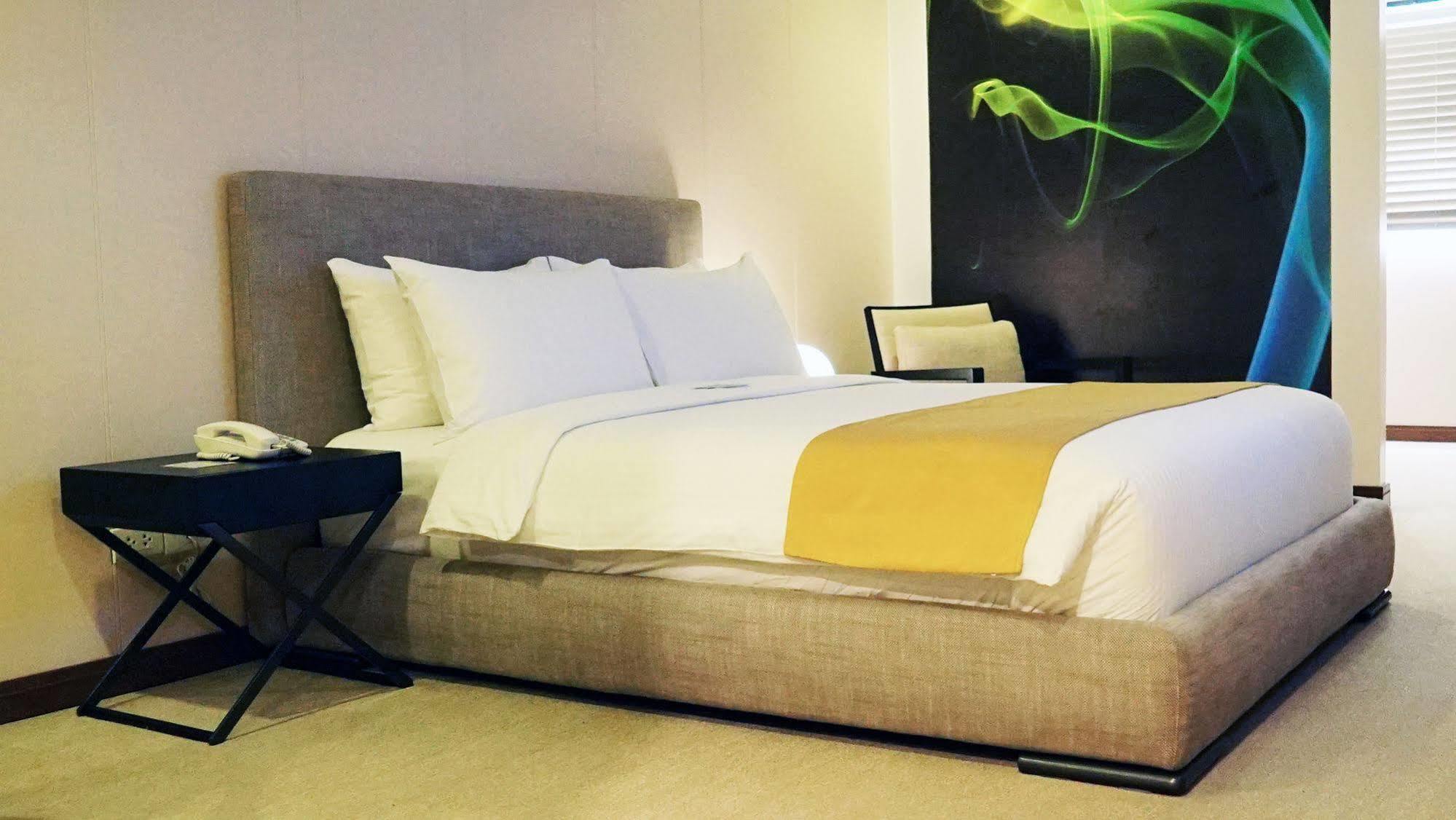 Green Sun Hotel Макати Экстерьер фото